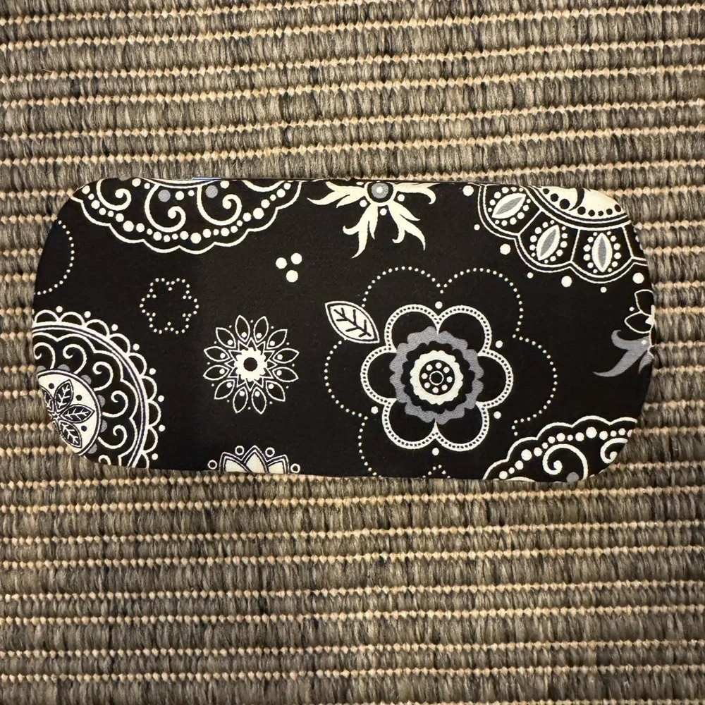 Thirty-One Elegant Black Wallet